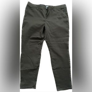 Rickis Stretchy Green pant with elastic waistband size 18